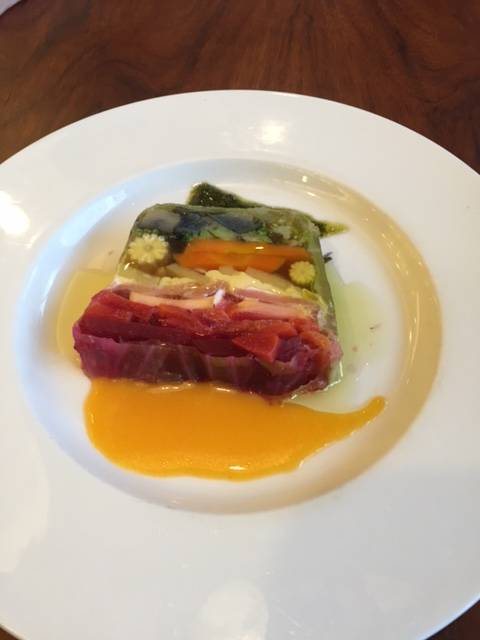 スモークサーモンと野菜の自家製テリーヌ