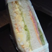 プリプリエビ＆ハムサンド