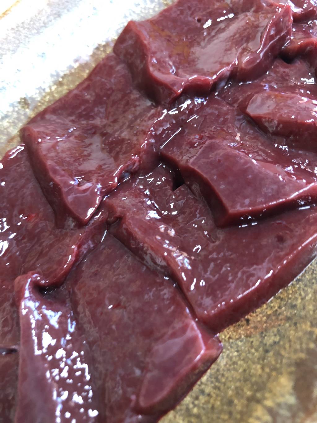 熊野牛のランプが一人前１００グラムが千円で食べれます