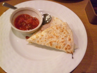 ハーフケサディーヤ