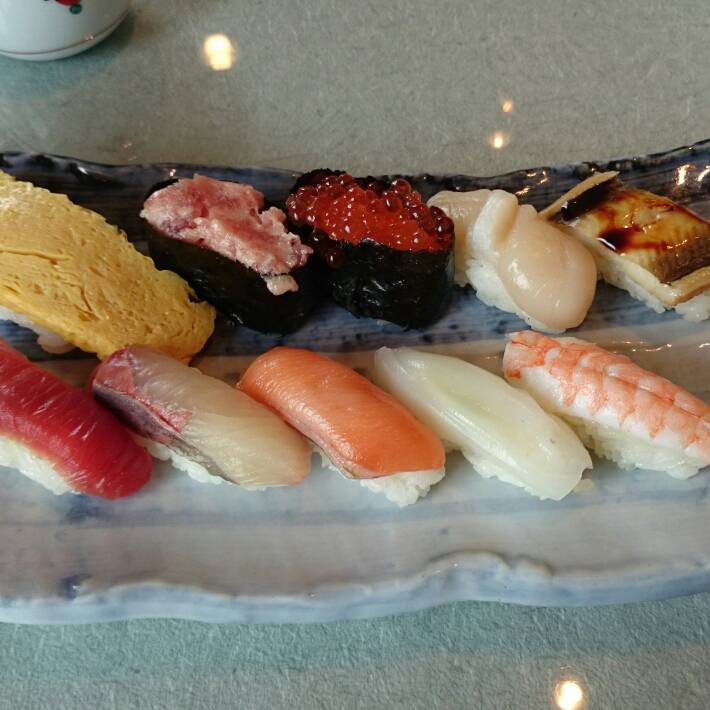 葵　－あおい－　Ａｏｉにぎり１０個　お椀