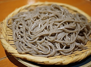 ネギトロ丼とそばのセット