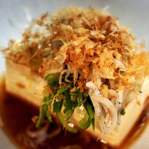 ピーマン・ジャコのせ冷やし豆腐