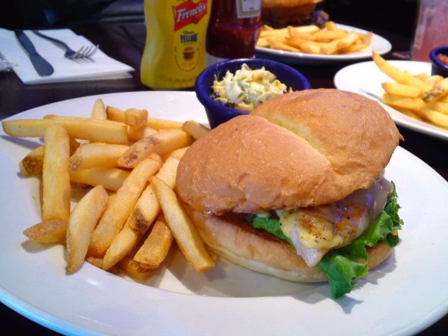 ハニーマスタードグリルドチキンサンド