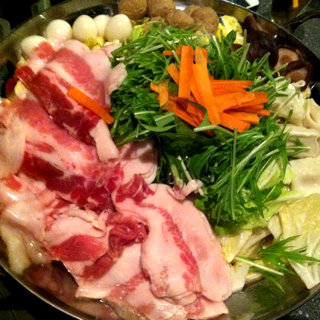 コラーゲンたっぷり豚肉の白湯鍋