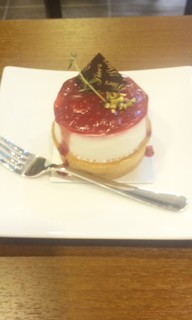 紅いベリーのチーズタルト