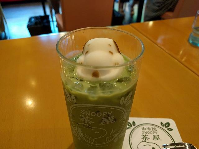 スヌーピー抹茶ラテ