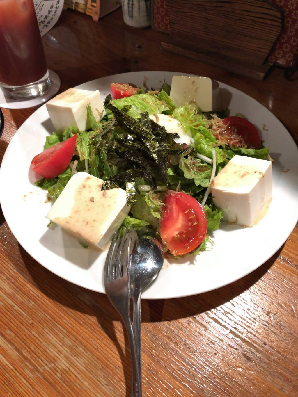 とうふとカリカリじゃこのサラダ温玉のせ