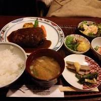 ハンバーグ定食