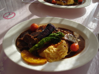 タンシチューオムライス