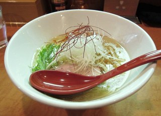 香彩鶏だし味玉塩らーめん