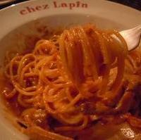 渡り蟹ととろけるチーズのトマトクリームソース