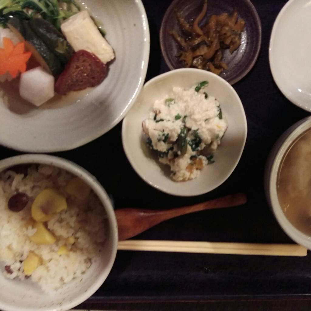 １１月のいけまさ亭の１８５０円の定食の、秋の炊き合わせ