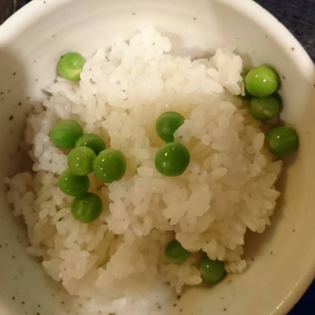 いけまさ亭の、４月度のお昼ご飯定食の、エンドウ豆ご飯です。