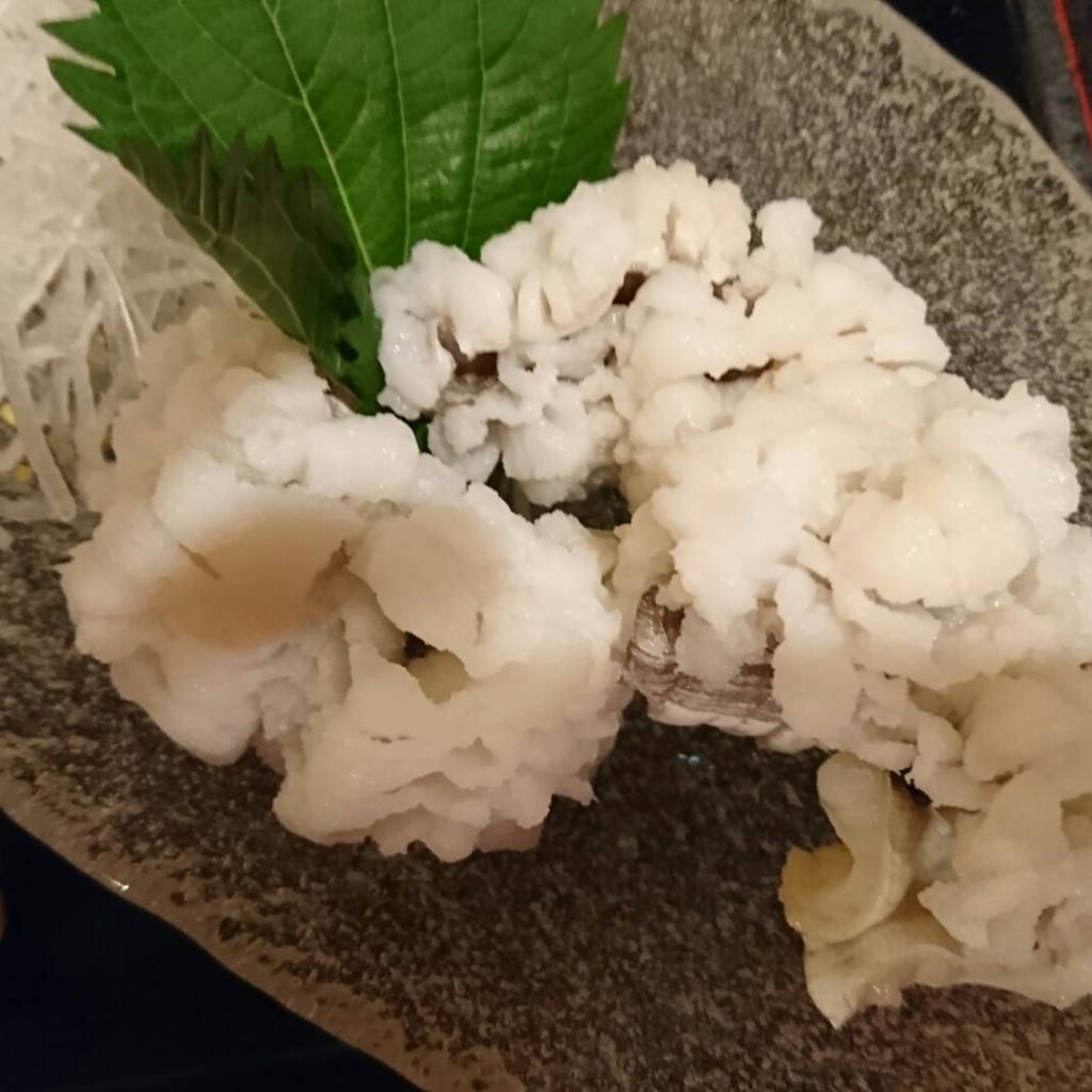 いけまさ亭の、８月度のお昼ご飯定食の鱧落としの鱧３切れです。