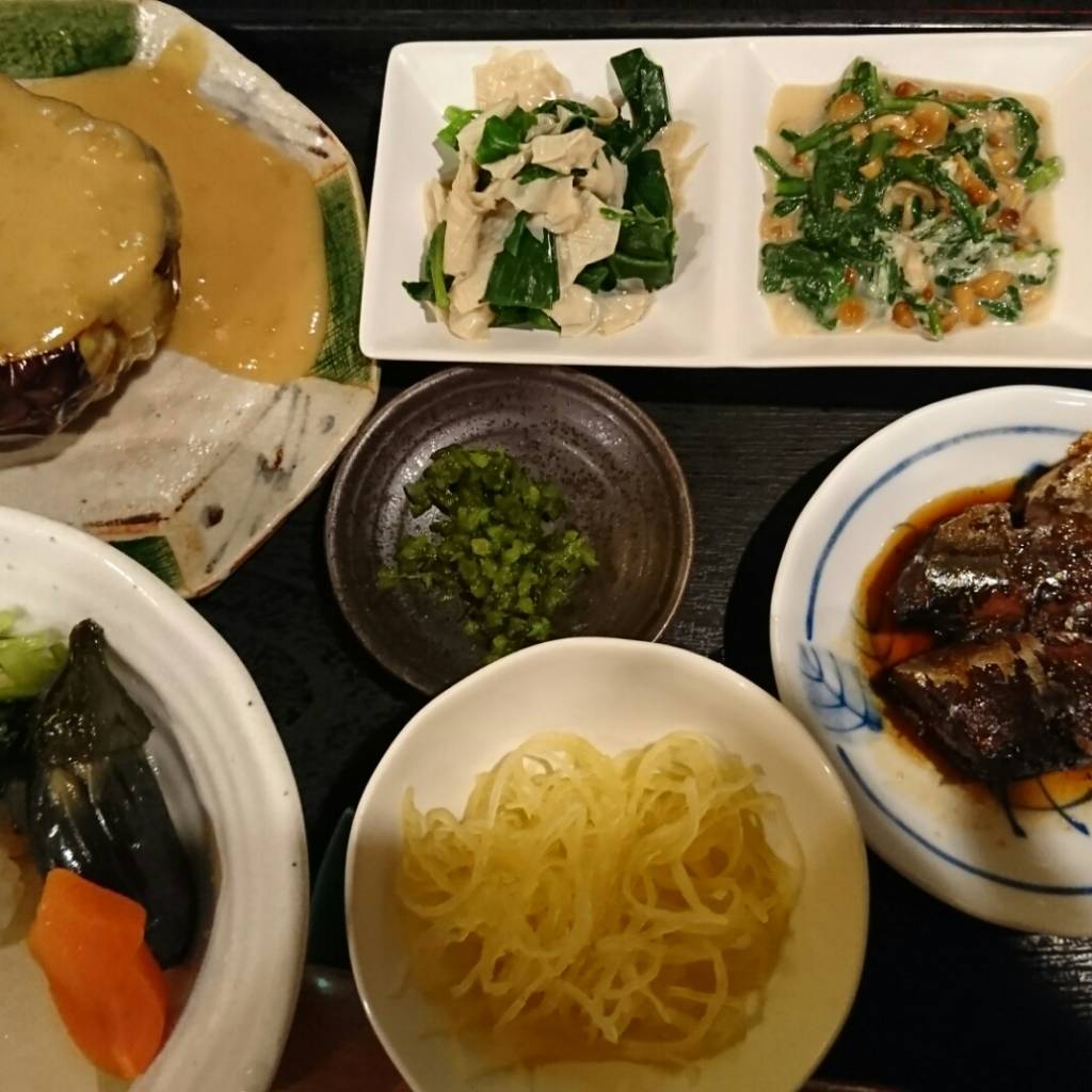 いけまさ亭の、９月度のお昼ご飯定食の全体写真です。