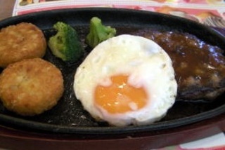 目玉焼きハンバーグ