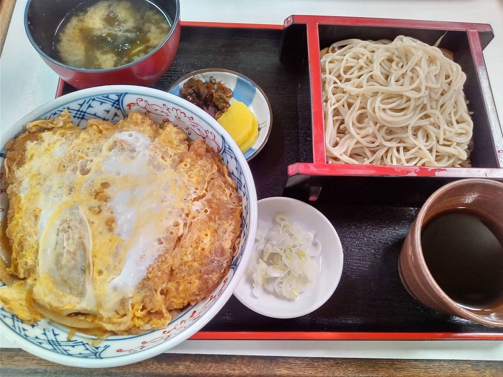 かつ丼のセット