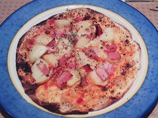 ベーコンポテトピザ