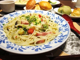 ベーコンと彩り野菜のジェノベーゼ