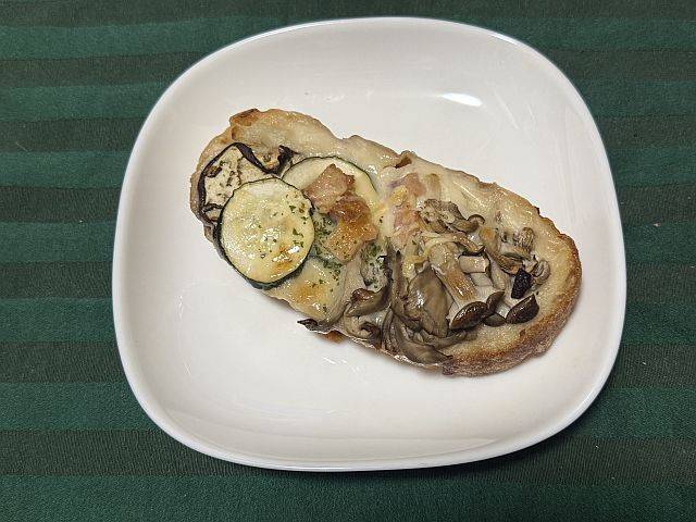 ベーコンときのこブルスケッタ