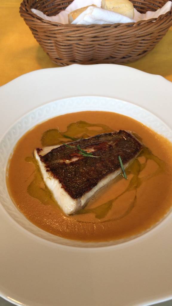 平目のグリル　お豆のソーススープ仕立て