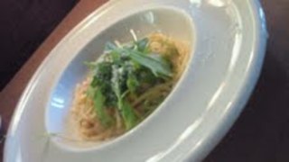 お昼は野菜たっぷりな前菜の盛り合せとパスタのセットで頑張れる！