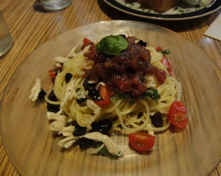 蒸し鶏とバジルの冷製パスタ