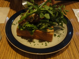 ローストチキンのオープンサンド