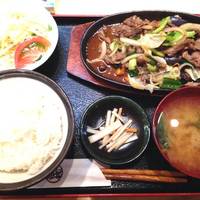 牛肉と茄子と青ネギとキノのうまから味噌炒め