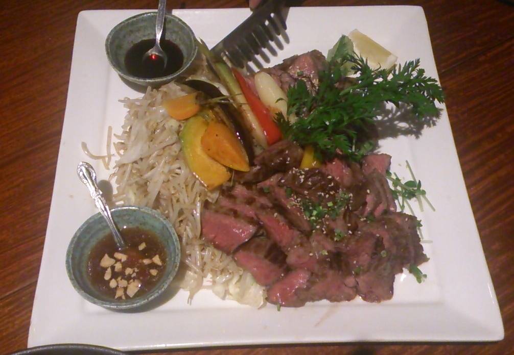 群馬県産黒毛和牛「赤城和牛イチボ」と彩り野菜の鉄板焼き