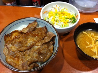 焼き牛丼　サラダセット