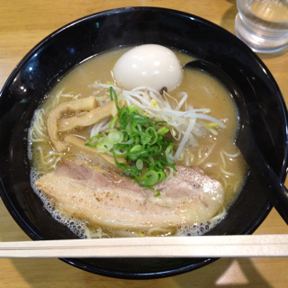 豚骨醤油ラーメン