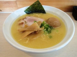 鶏白湯ラーメン