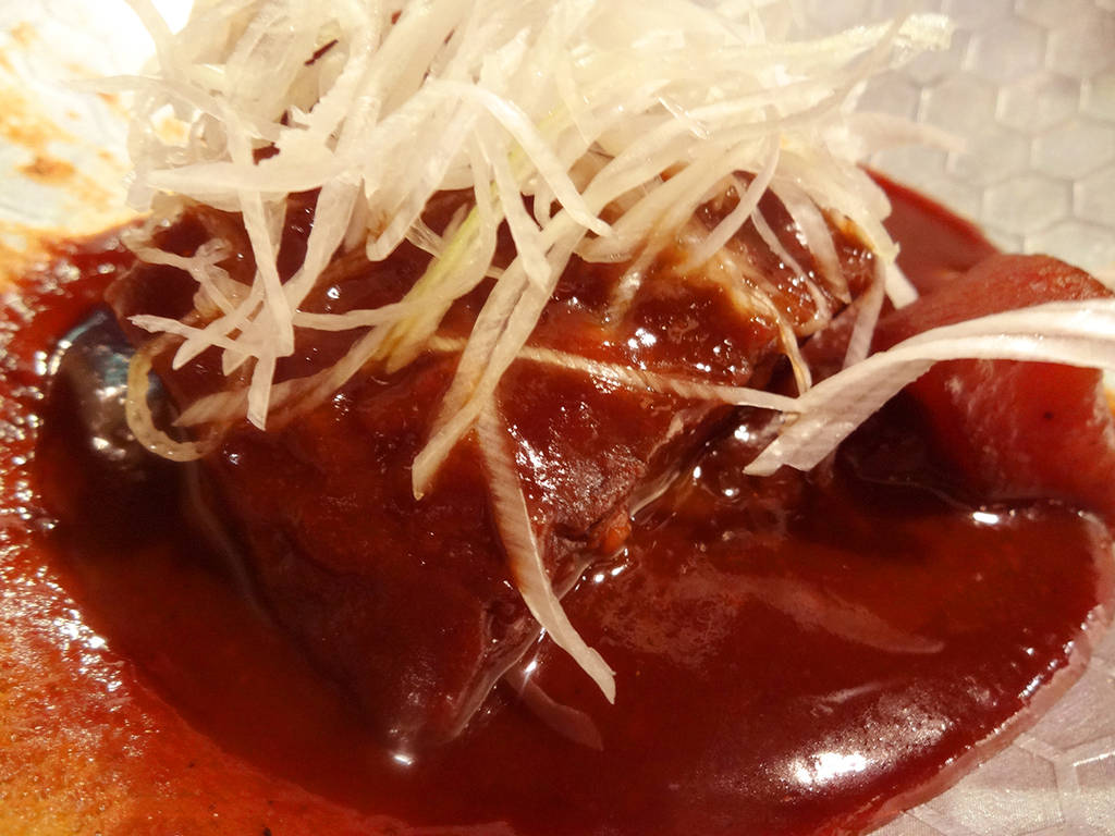 牛タンの味噌煮込み