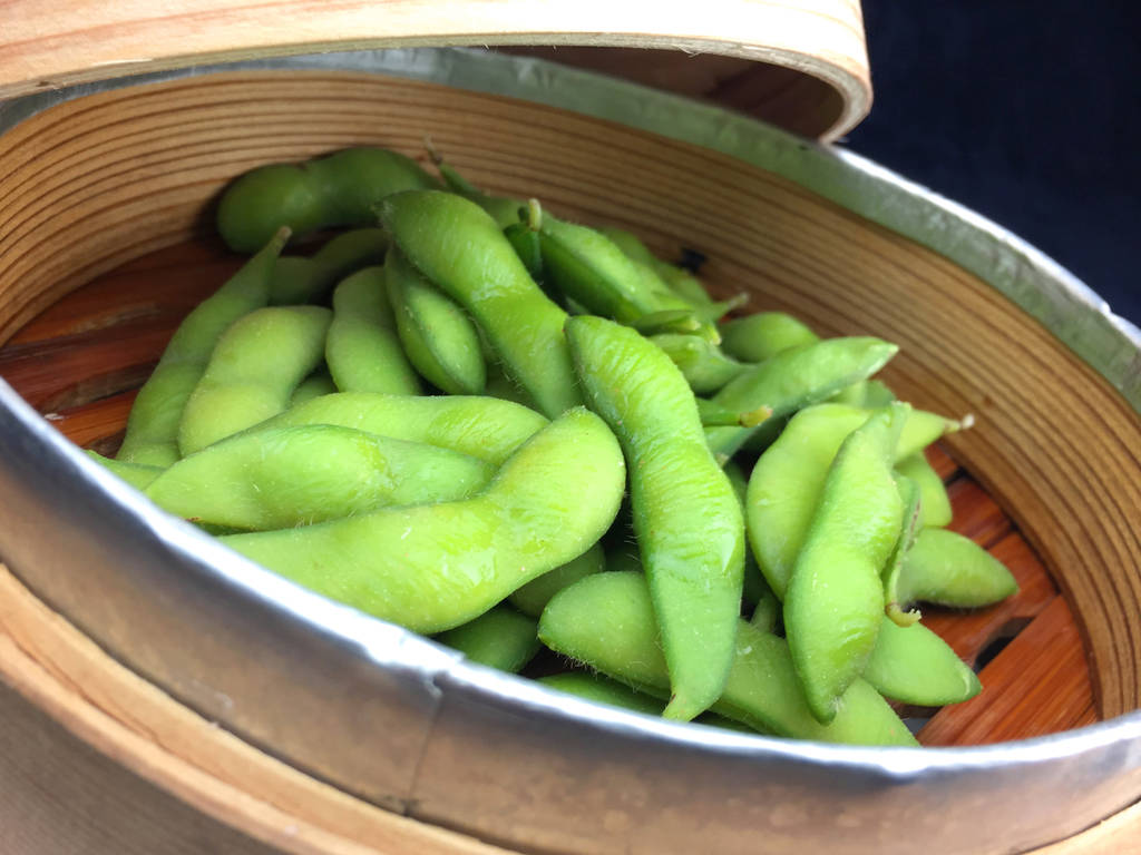 蒸したて枝豆