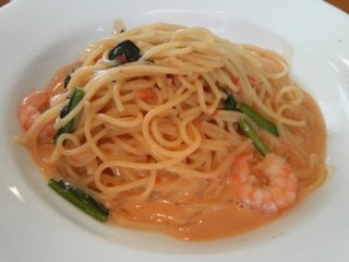 海老とほうれん草のアメリケーヌクリームパスタ