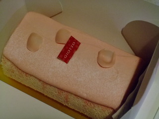 桜ロールケーキ