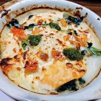 とろサーモン・ポテト・大葉のドリア