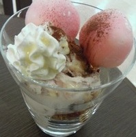 Ｔ’ｓパフェ　桜
