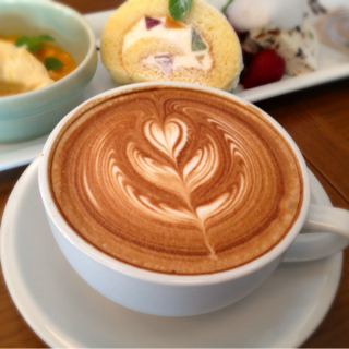 カフェラテ　ｂｙ　ＴＨＥ　ＴＨＥＡＴＲＥ　ＣＯＦＦＥＥ