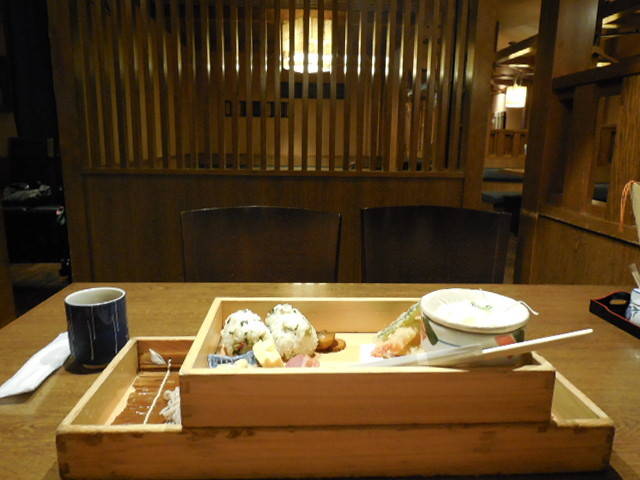 地酒と京風おでん 三間堂千里セルシー店