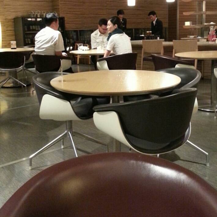 フライヤーズ テーブル