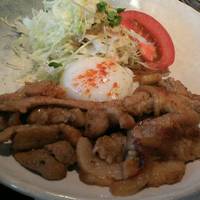 霜降り豚の生姜焼き定食