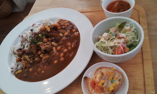 ランチメニュー　５穀米の豆カレー