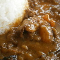 三田牛すじ肉使用の特製カレーライス
