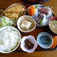 アジフライ三点刺身定食