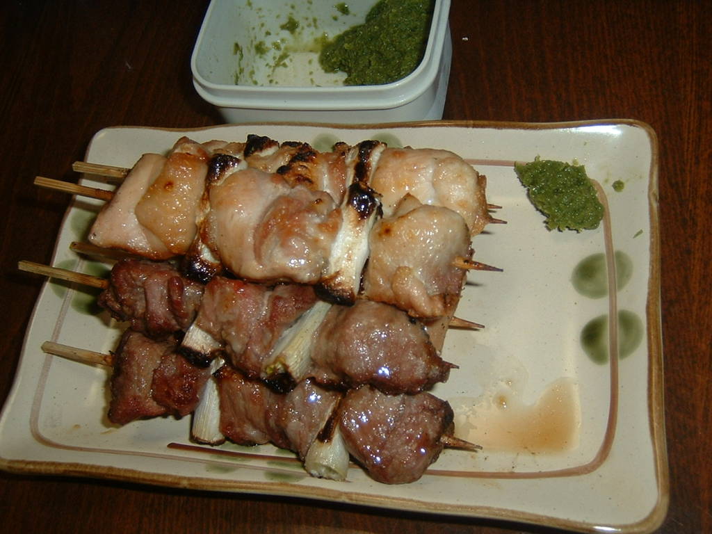 焼き鳥＜鳥もも・かしら・なんこつ・レバー・かわ・つくね・もつ　など＞