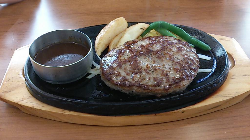 手ごねハンバーグランチ