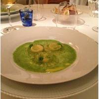 じゃがいもを詰めたラヴィオリ　バジリコ風味